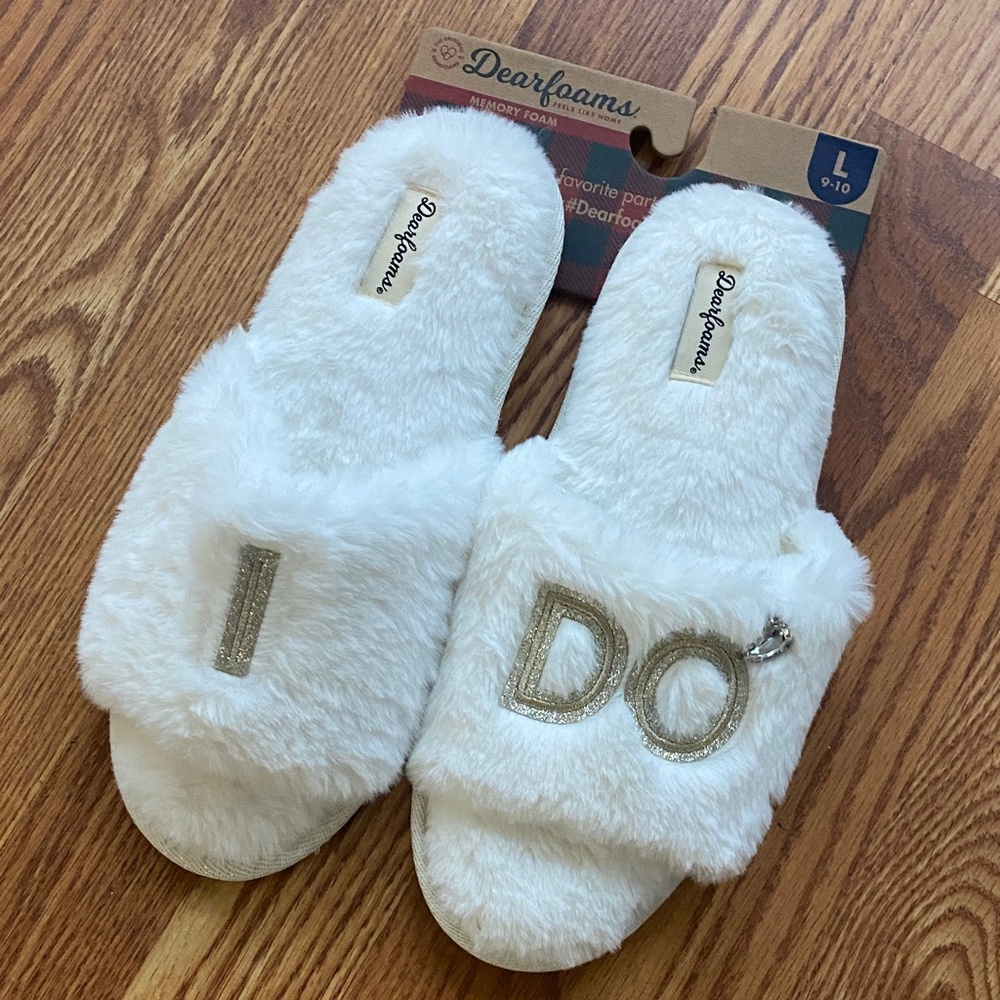 NWT Dearfoams White Bridal Slippers